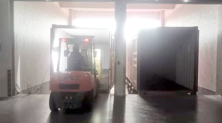 齊心協(xié)力為客戶！春節(jié)期間金環(huán)電器人員加班加點發(fā)貨